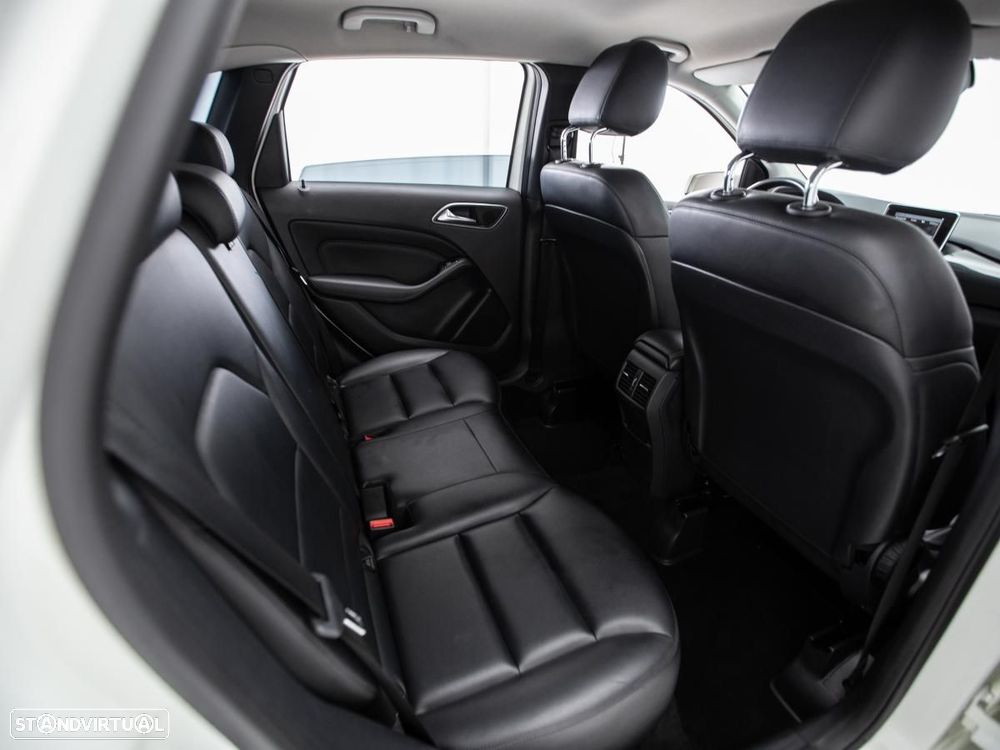 Mercedes-Benz B 180 - 12