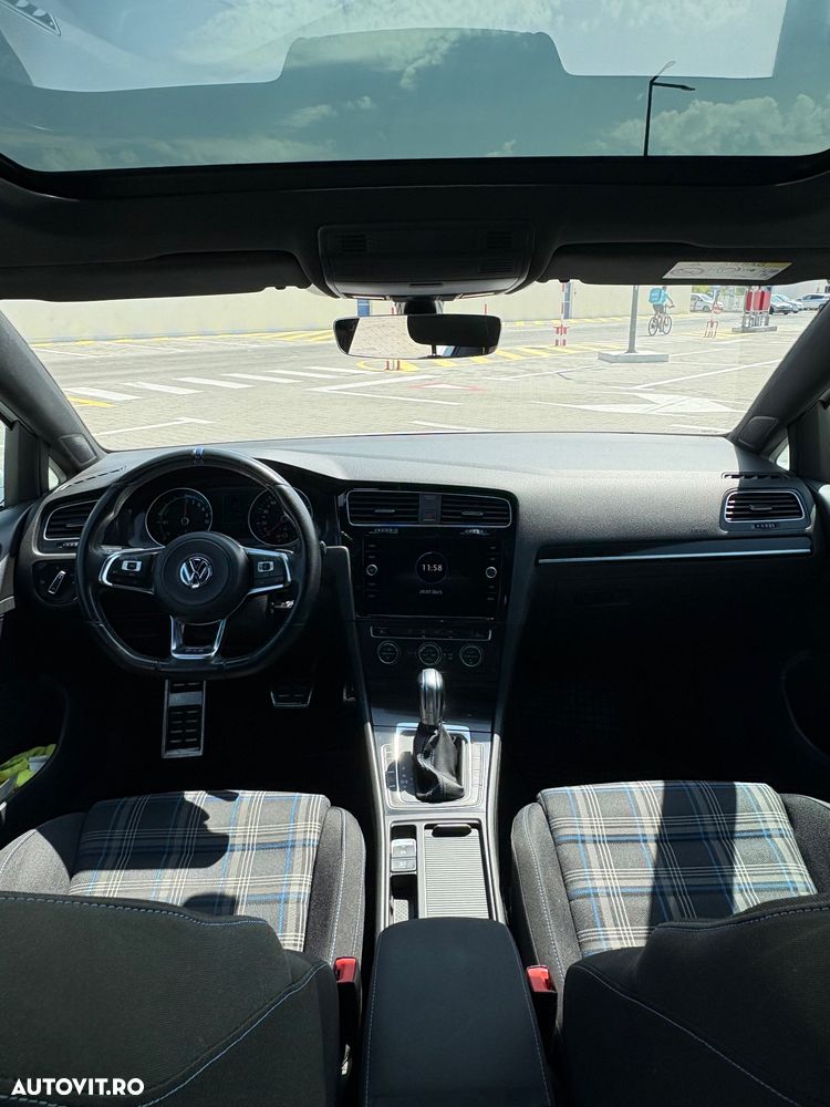 Volkswagen Golf - 14