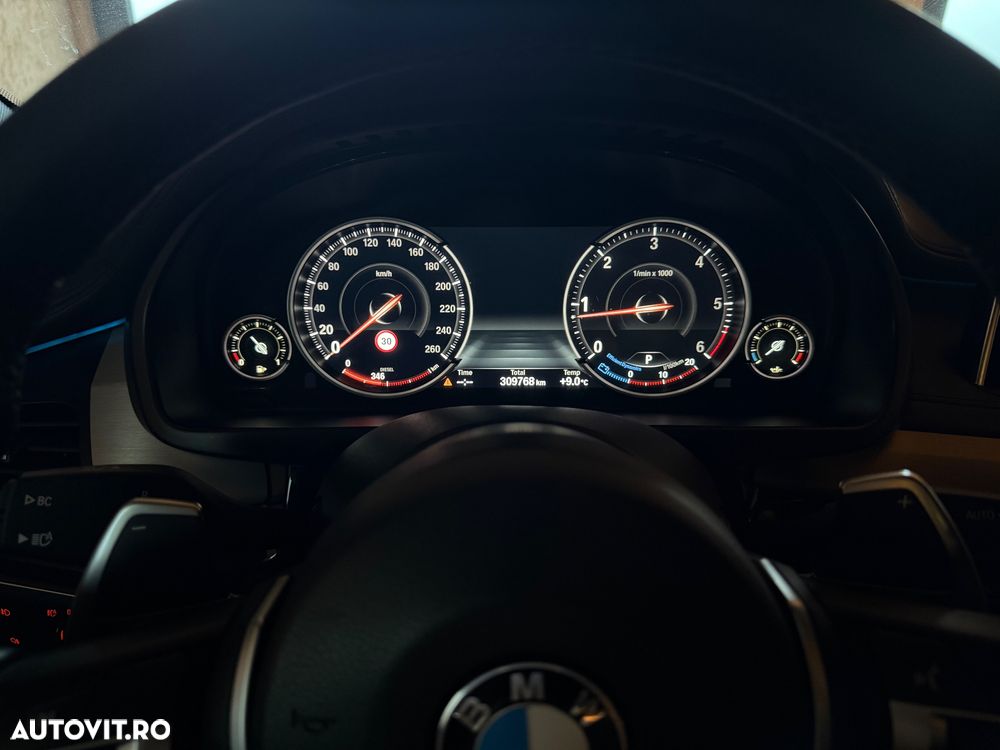 BMW X6 xDrive40d - 11