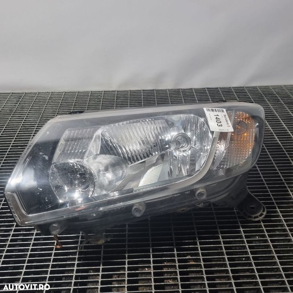 Far Stanga Dacia Sandero 2 2012 - 2016 Hatchback 4 Usi (1403) Fara xenon - 1