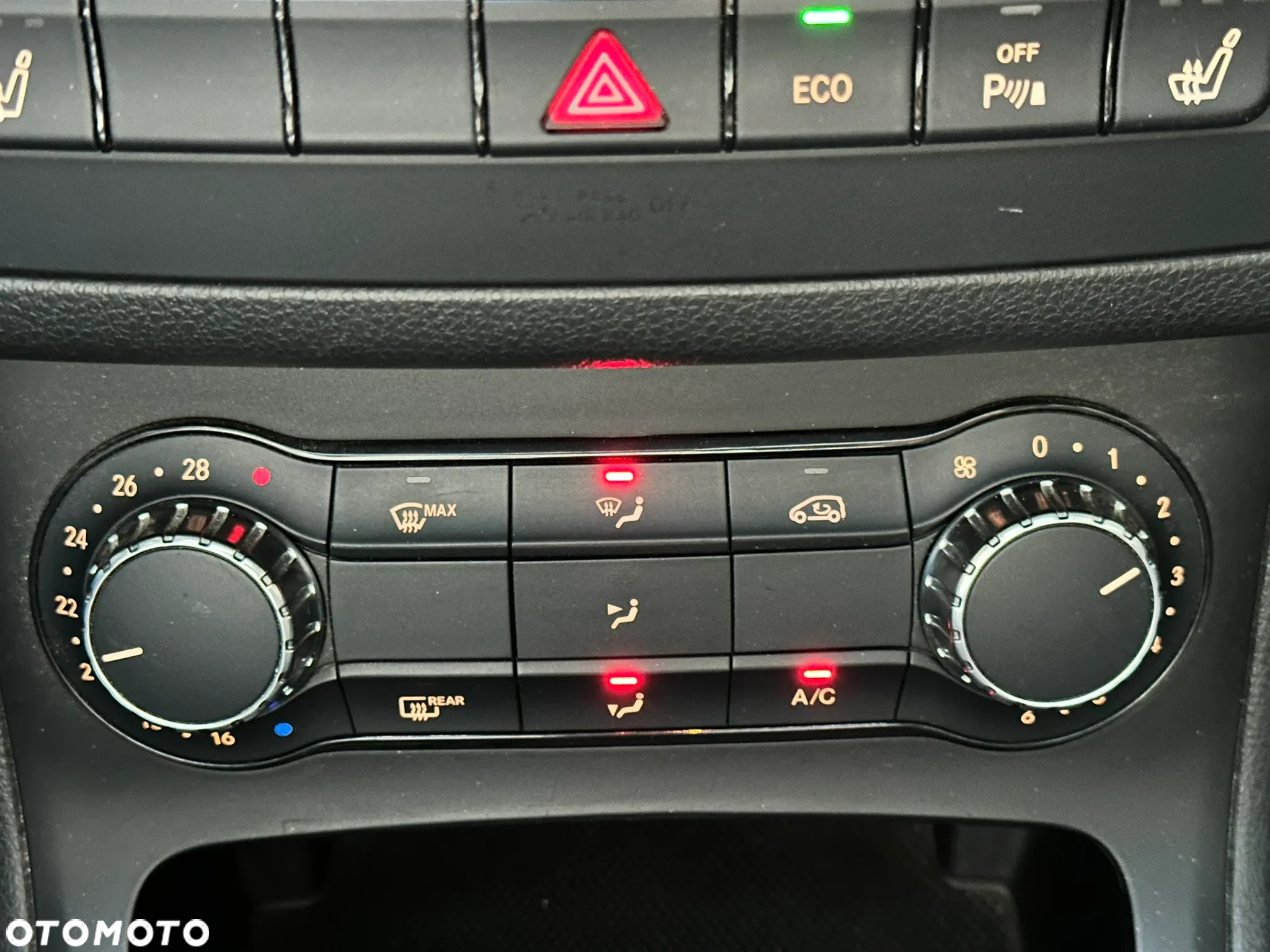 Mercedes-Benz Klasa B 180 (BlueEFFICIENCY) - 27