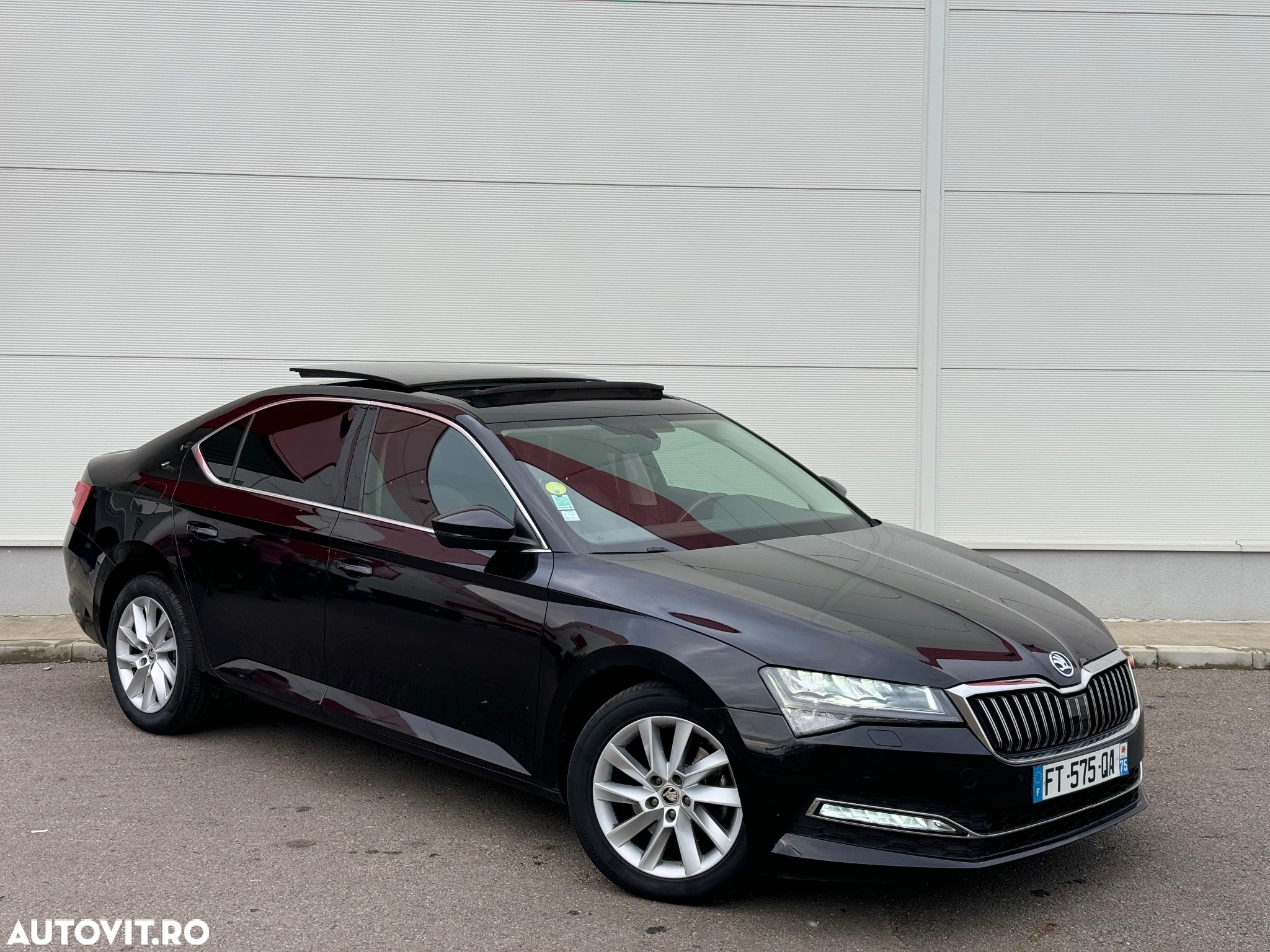 Skoda Superb 2.0 TDI DSG Ambition - 36