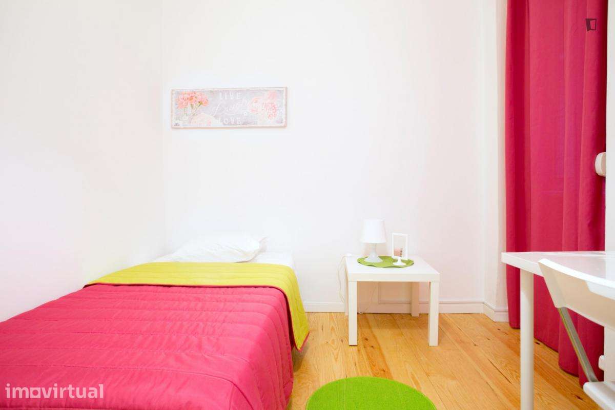 Quarto - localizado em Saldanha Lisbon