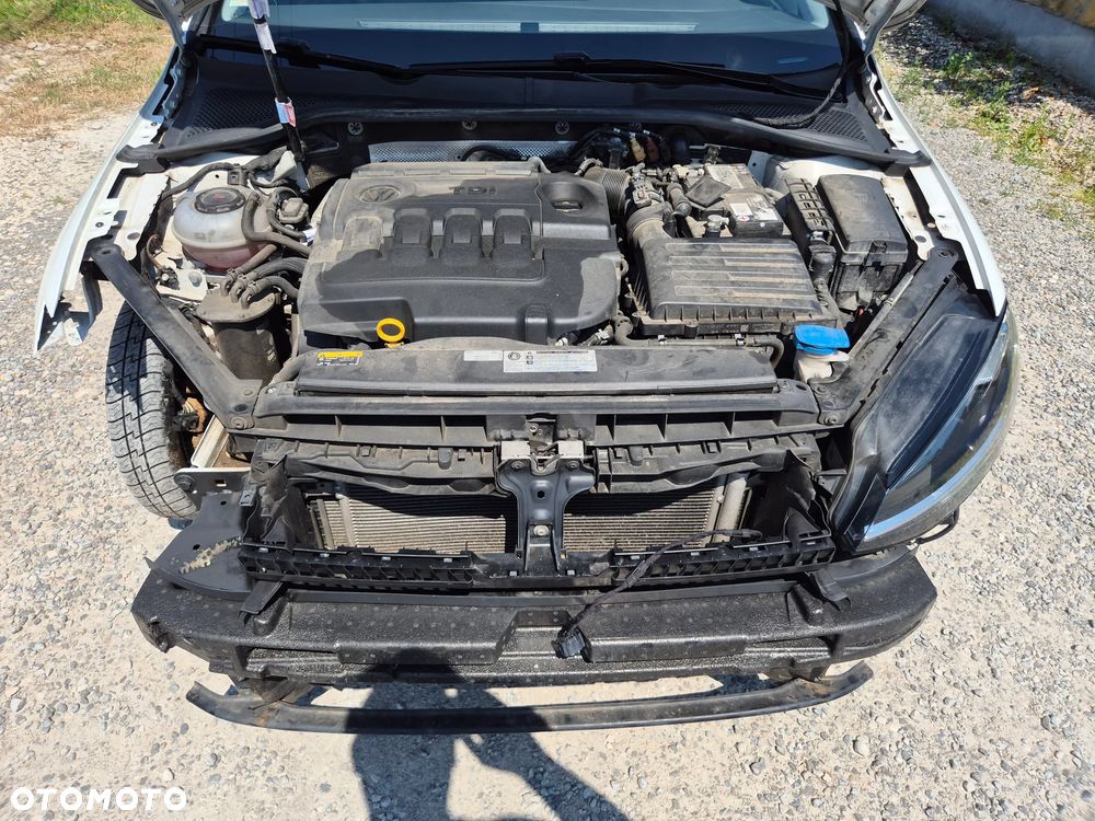 Volkswagen Golf 1.6 TDI SCR Trendline - 26