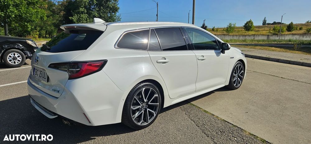 Toyota Corolla 2.0 HSD Exclusive Plus GR Sport Bi-Tone - 10