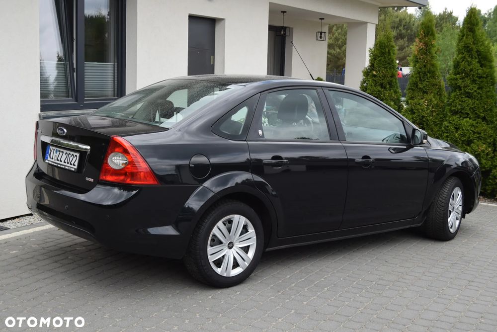 Ford Focus 2.0 TDCi DPF Ghia - 13