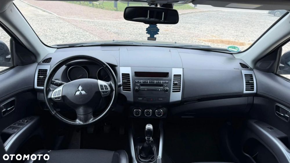 Mitsubishi Outlander - 5