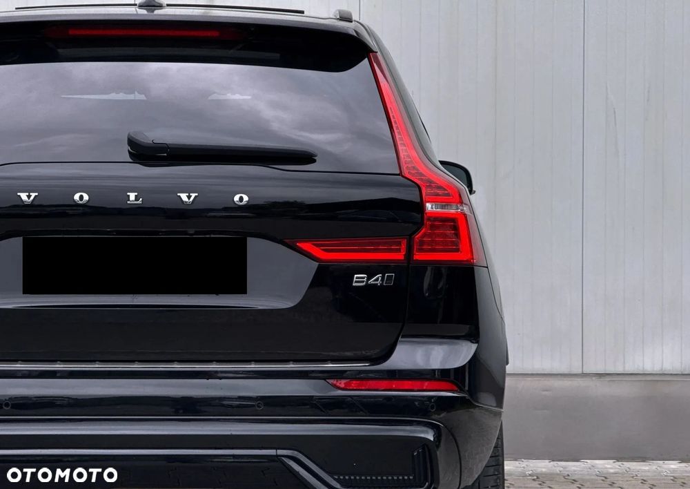 Volvo XC 60 B4 D AWD Plus Dark - 3