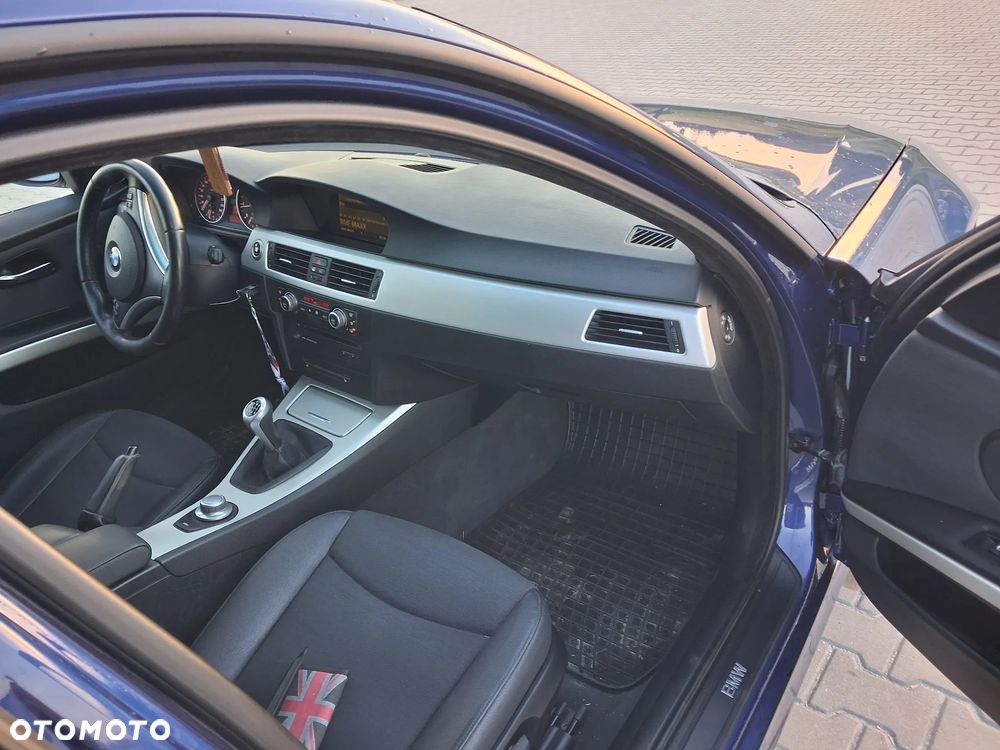 BMW Seria 3 320i - 16