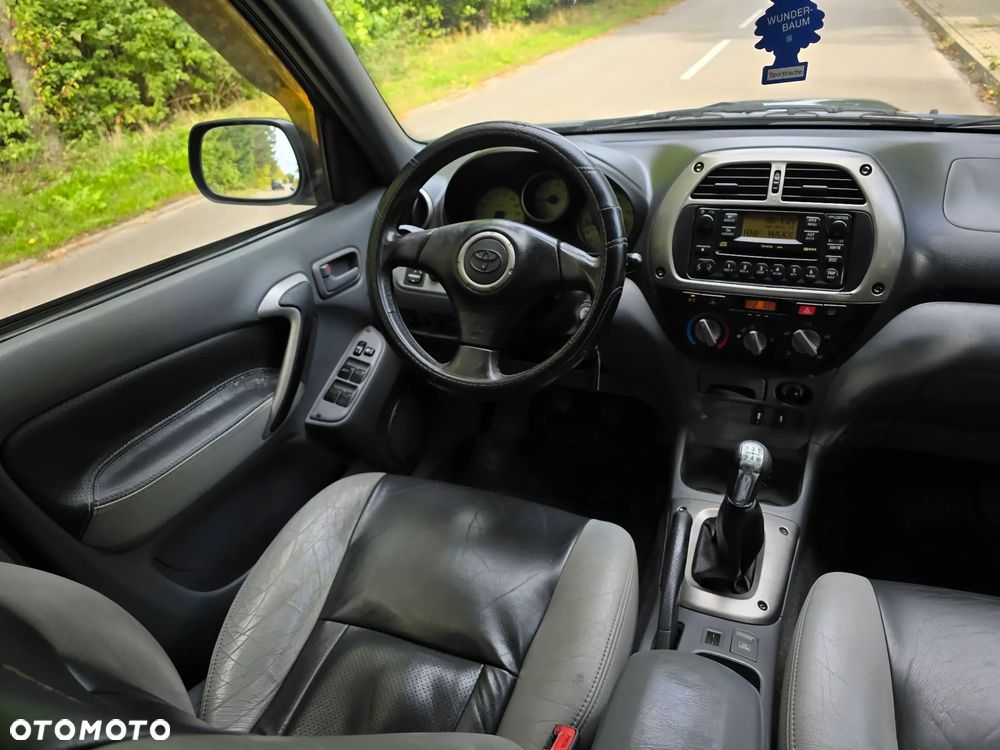 Toyota RAV4 D-4D 4x4 - 6