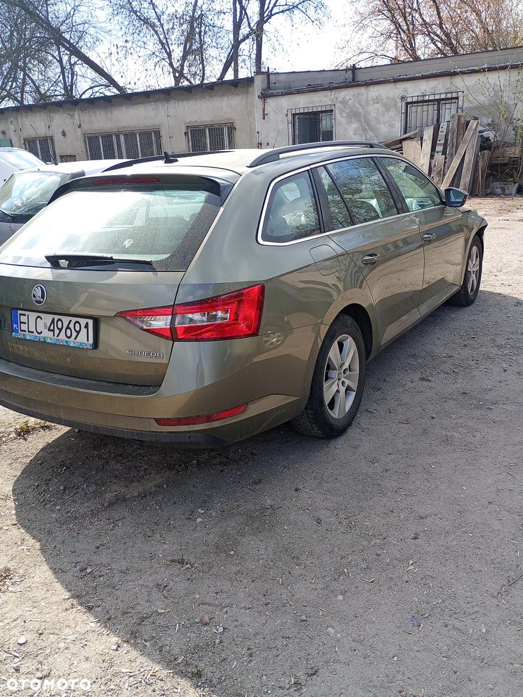 Skoda Superb 2.0 TDI Ambition - 3