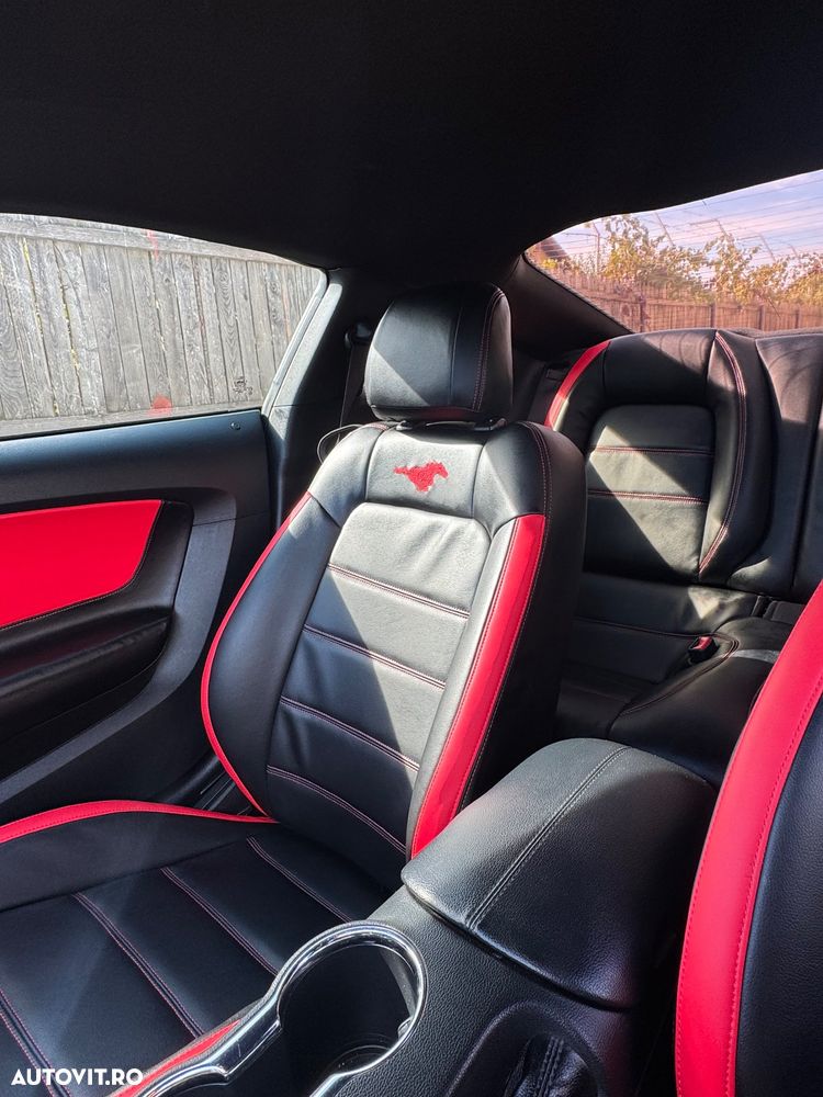 Ford Mustang - 8