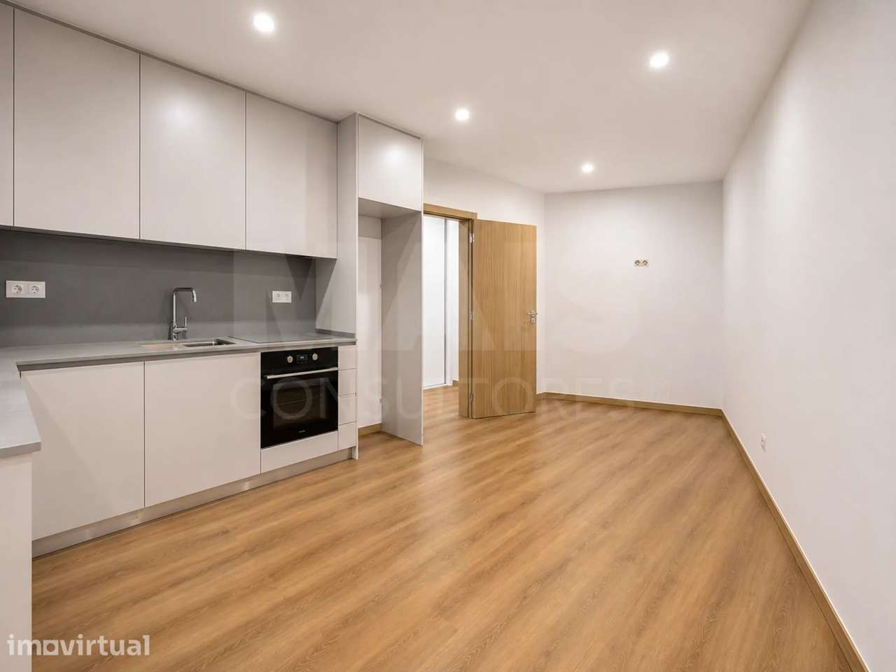 Apartamento T3 luminoso com amplo terraço e garagem e escelente. lo... - Grande imagem: 2/14