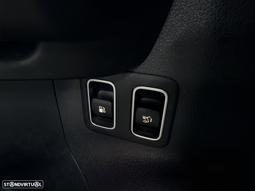 Mercedes-Benz GLA 250 e AMG Line - 24