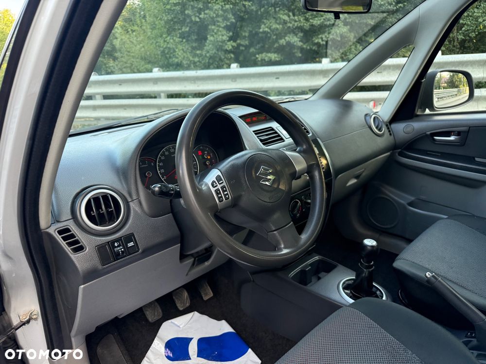 Suzuki SX4 ver-1-6-comfort-4wd - 13