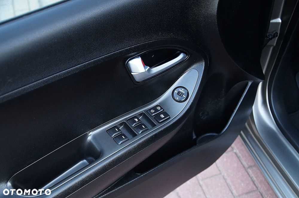 Kia Picanto 1.0 Dream Team Edition - 16