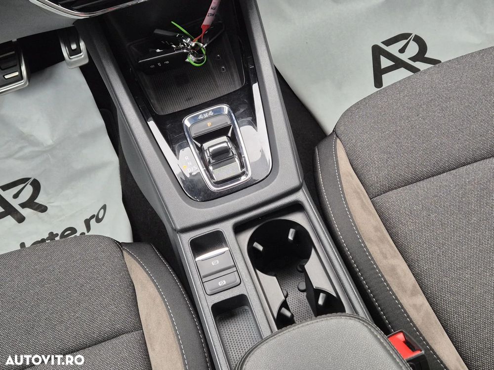 Skoda Octavia Combi 2.0 TDI DSG 4X4 Scout - 19