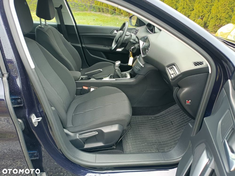 Peugeot 308 1.2 PureTech Business Line S&S - 11