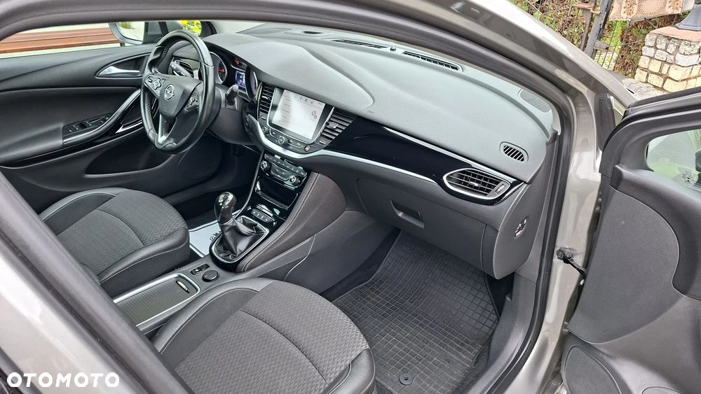 Opel Astra 1.4 Turbo Business - 29
