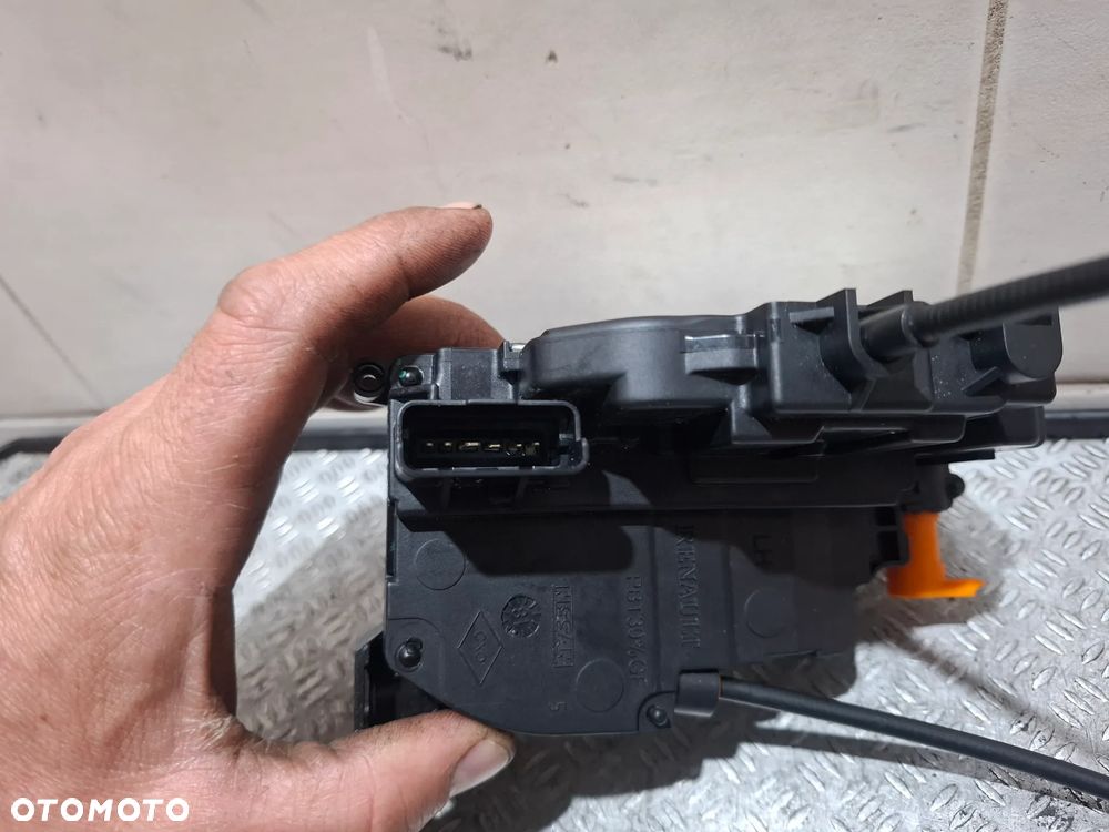 Zamek drzwi lewy przód Renault Master III 2018 rok nr 805030009R - 3