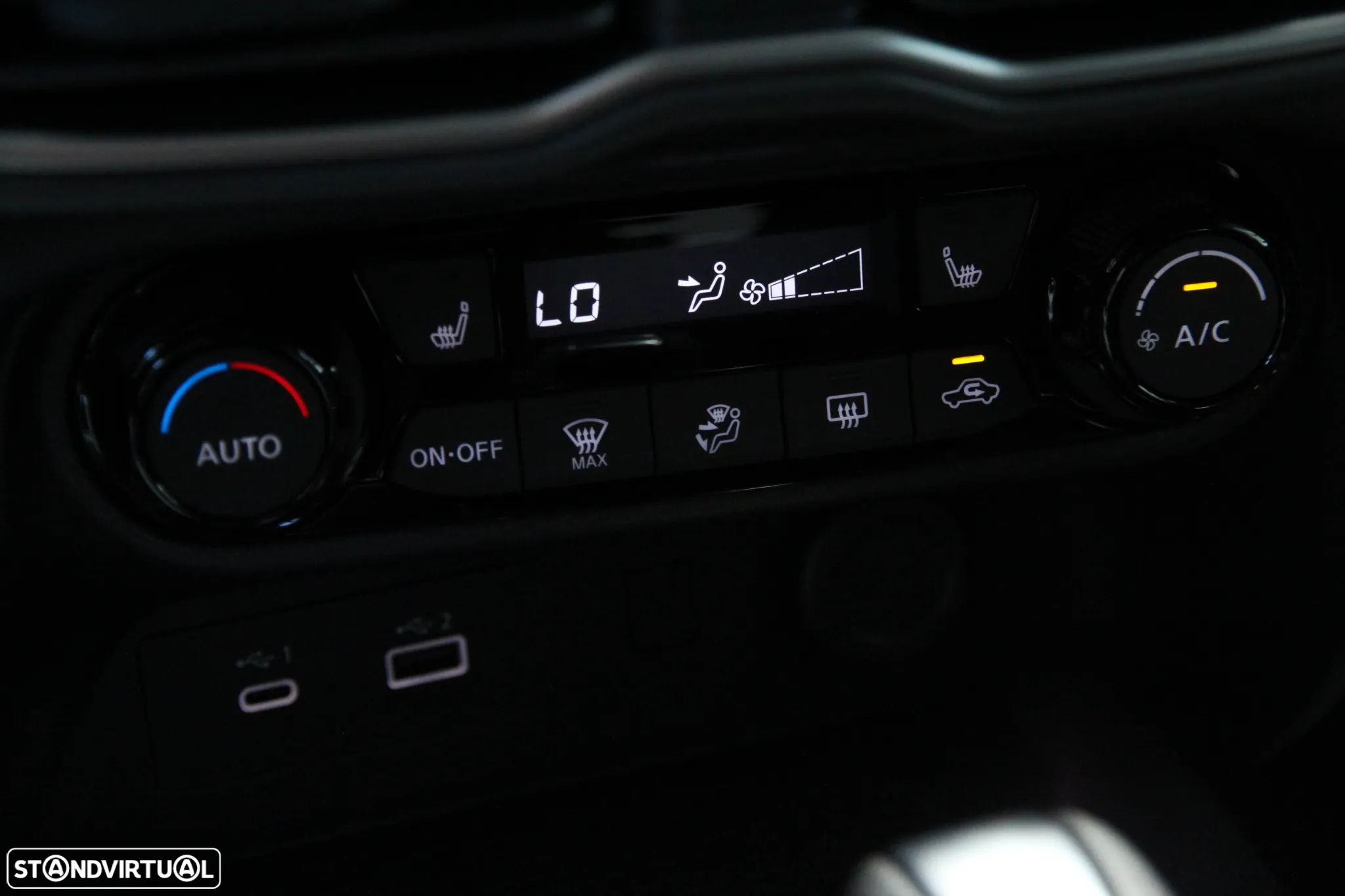 Nissan Juke 1.0 DIG-T N-Connecta NAV.+TwoTone NC DCT - 11