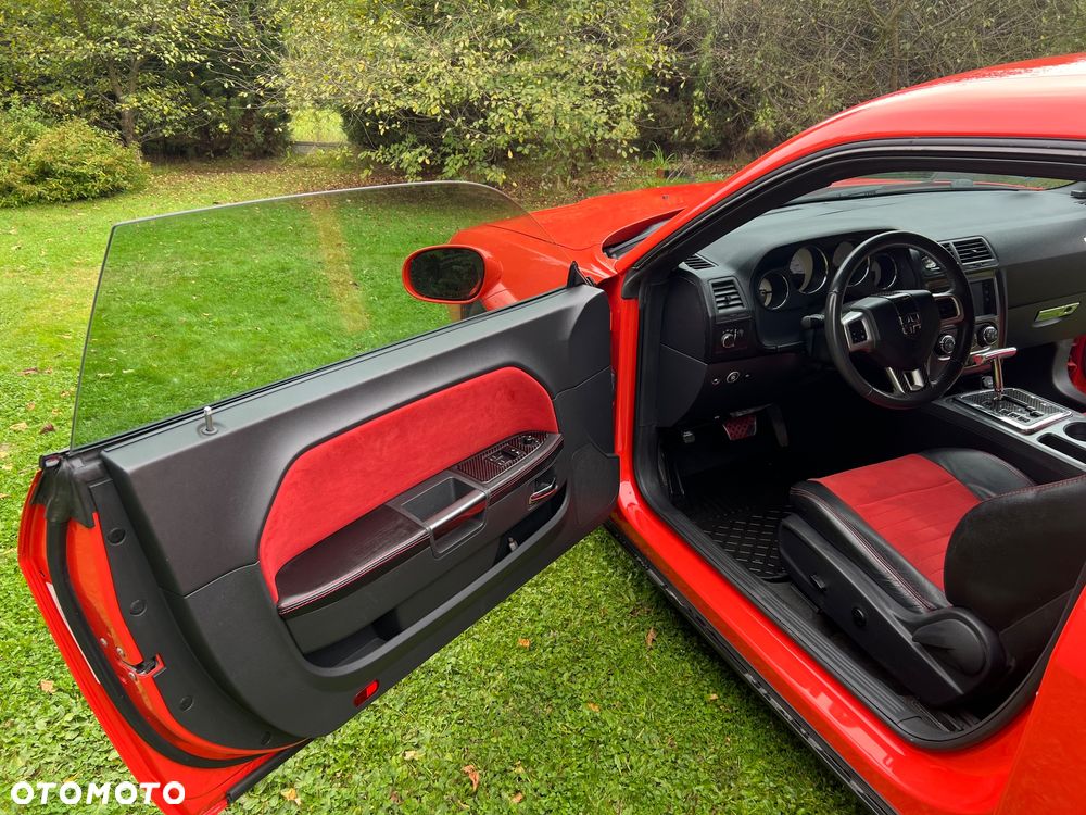 Dodge Challenger - 26