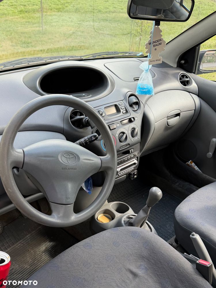 Toyota Yaris 1.0 Base - 15