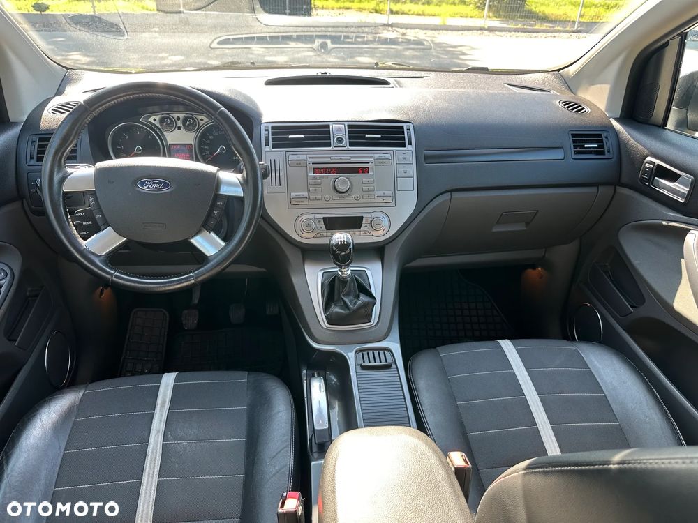 Ford Kuga - 9