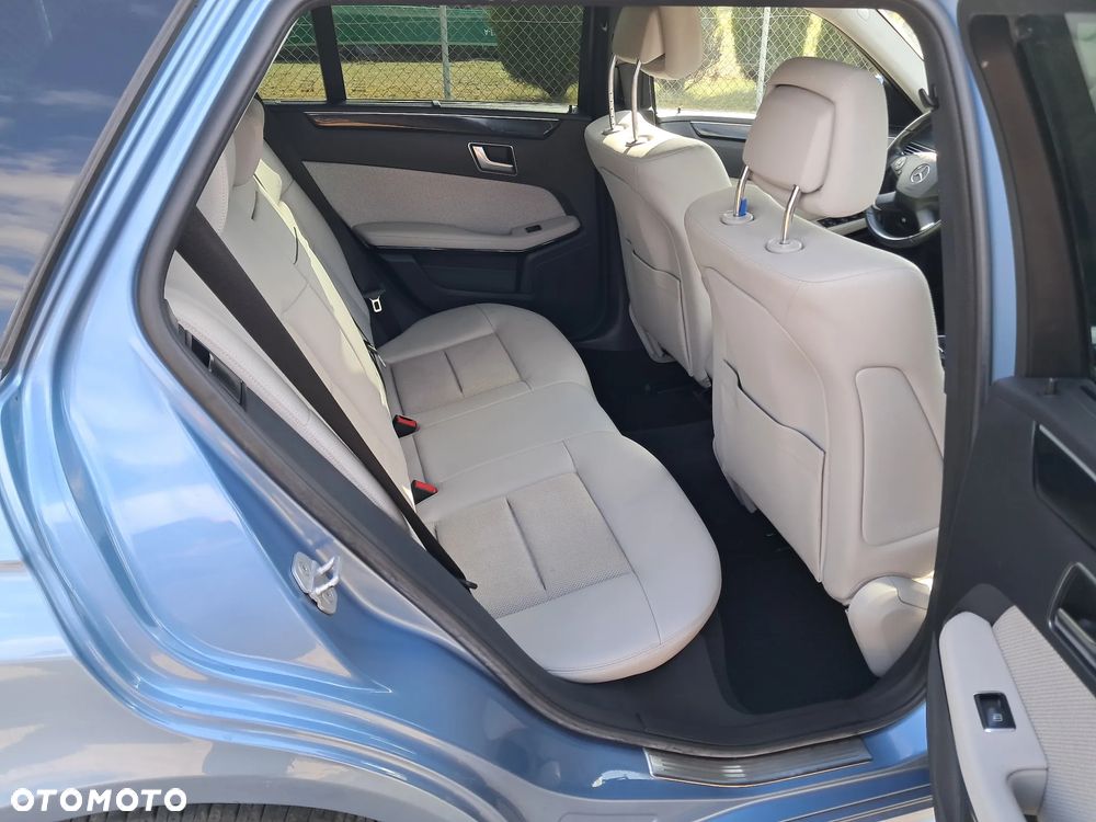 Mercedes-Benz Klasa E 220 CDI DPF BlueEFFICIENCY Elegance - 20