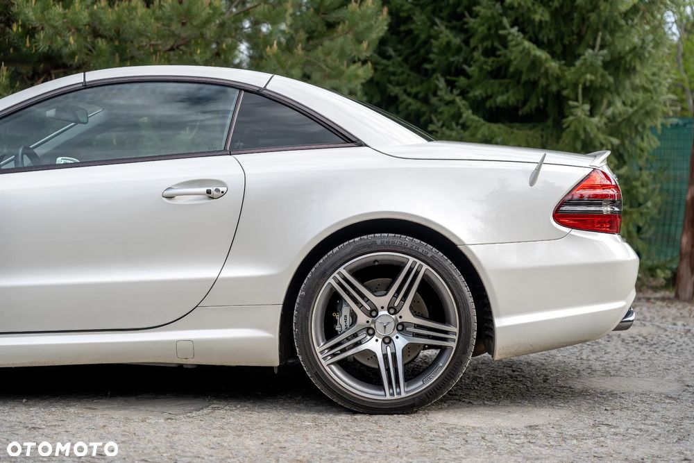 Mercedes-Benz SL 63 AMG - 10