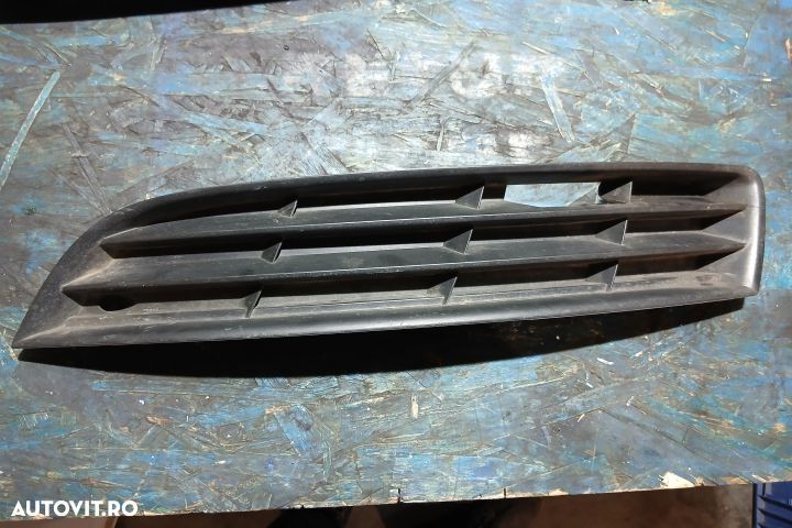 Grila bara fata stanga 3C0853665 3C0853665 Volkswagen VW Passat B6 [2 - 1