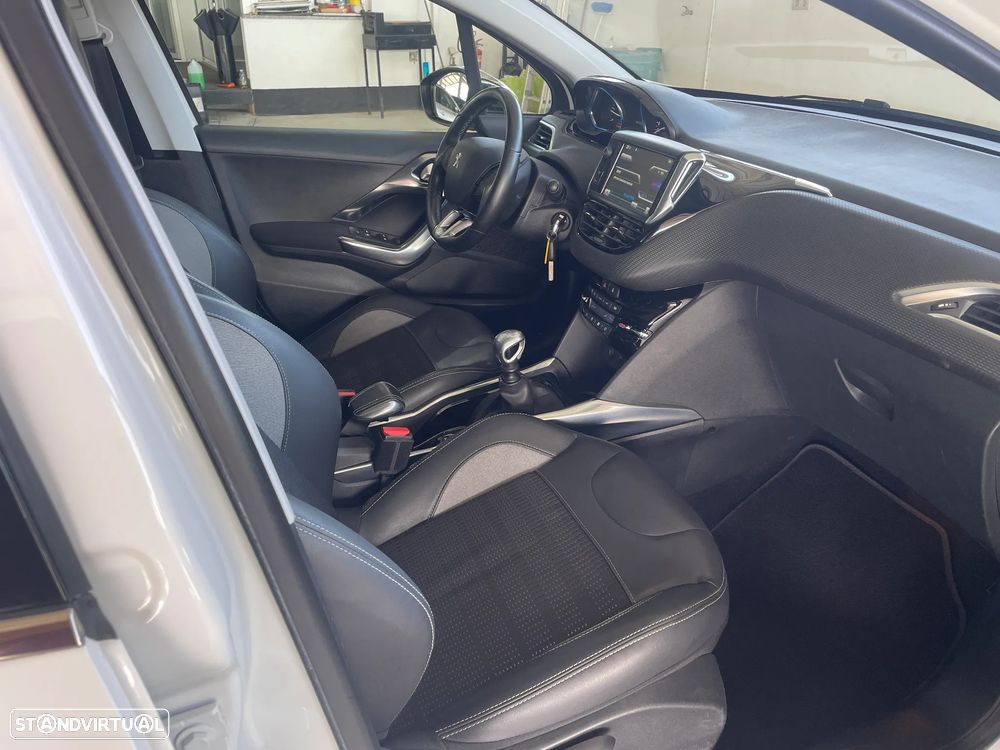 Peugeot 2008 1.6 BlueHDi Allure - 16