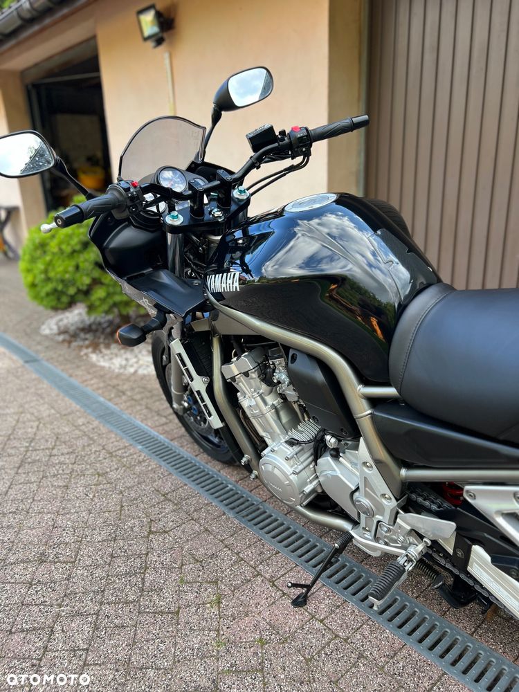 Yamaha FZS - 23