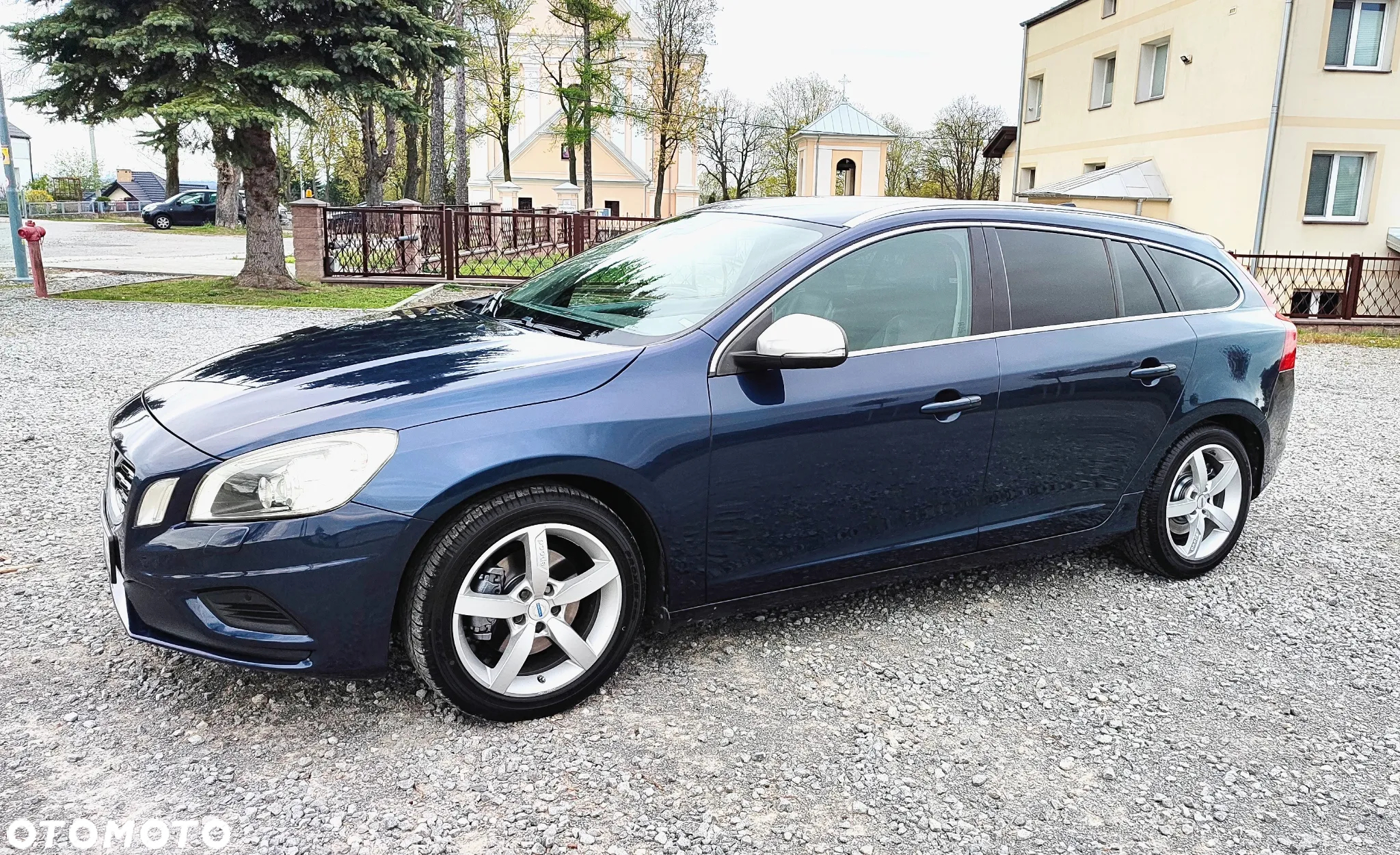 Volvo V60 D3 R-Design - 4