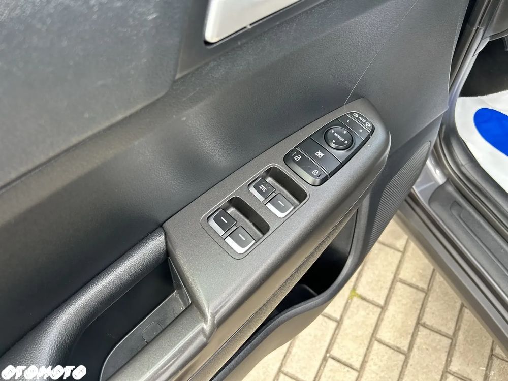 Kia Sportage 1.6 GDI 2WD Attract - 19