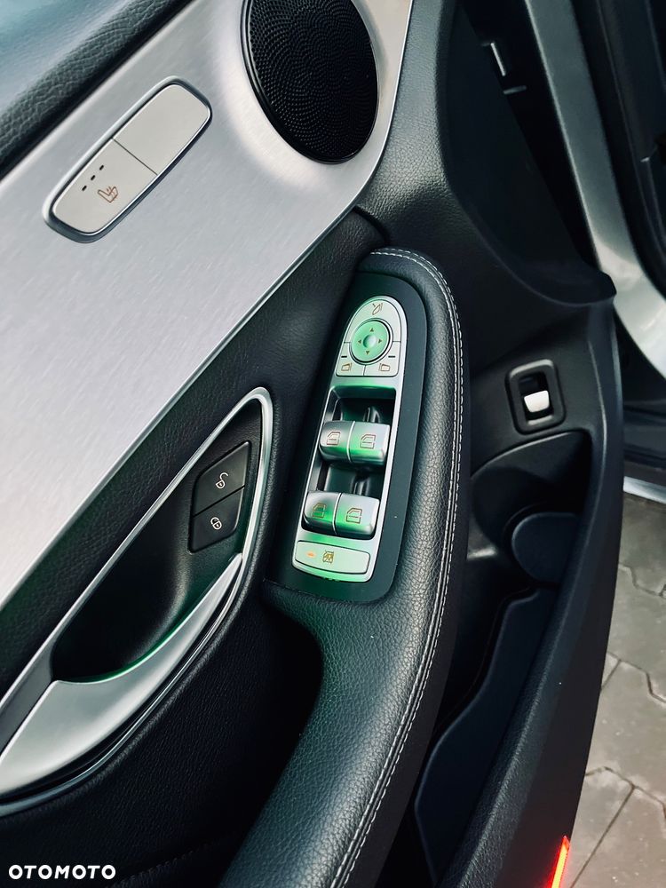 Mercedes-Benz Klasa C 300 d T 9G-TRONIC AMG Line - 18