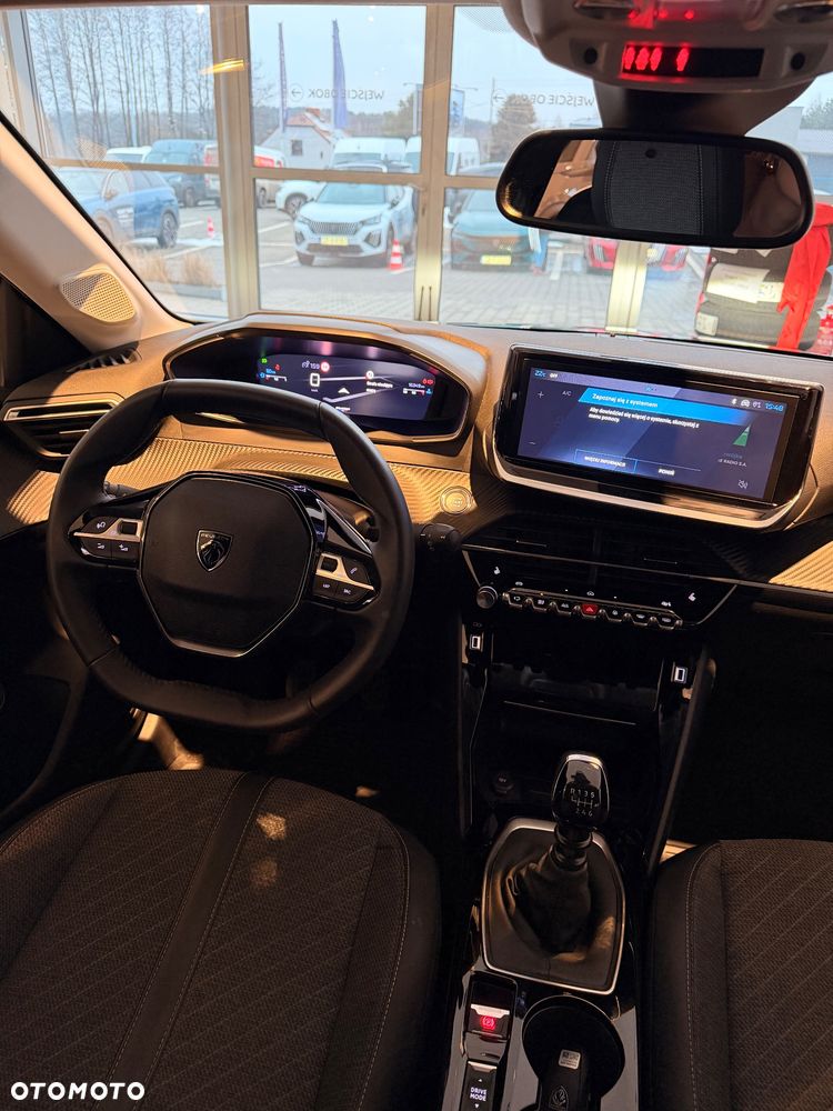 Peugeot 208 - 24
