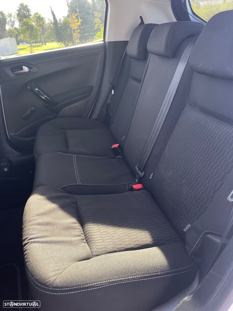 Peugeot 208 1.2 VTi SE Style - 9