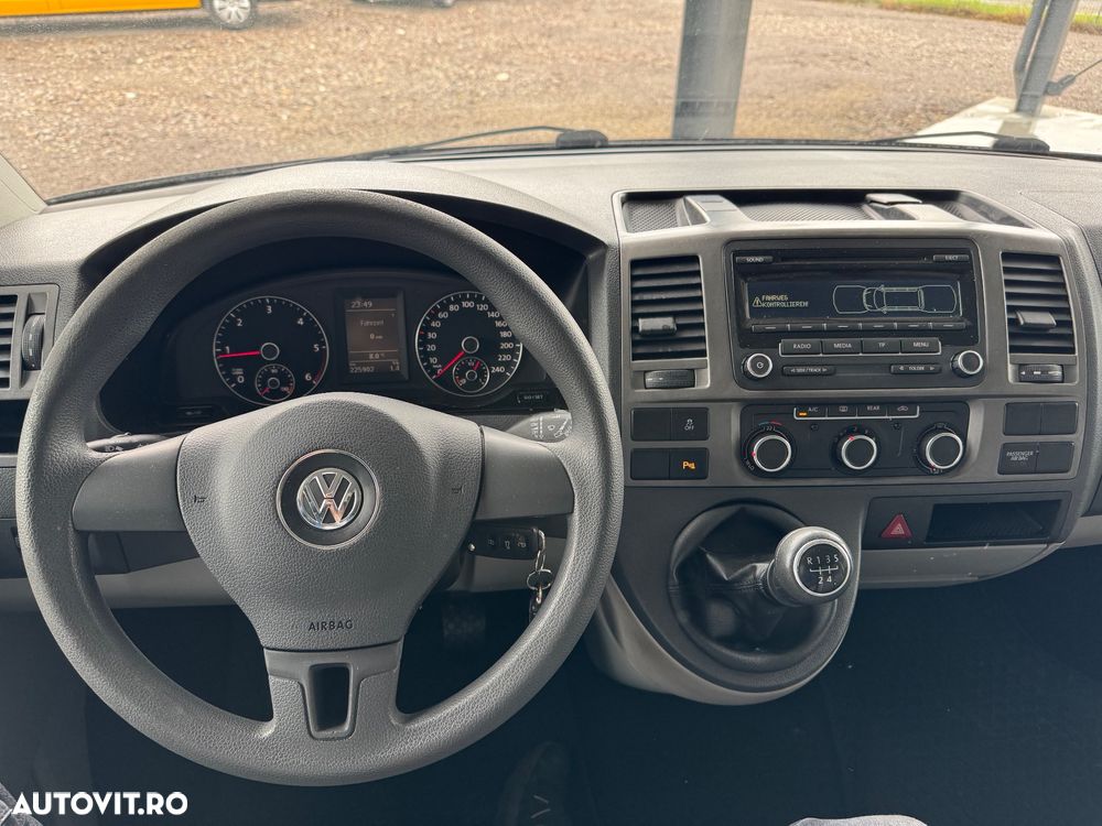 Volkswagen Caravelle - 19