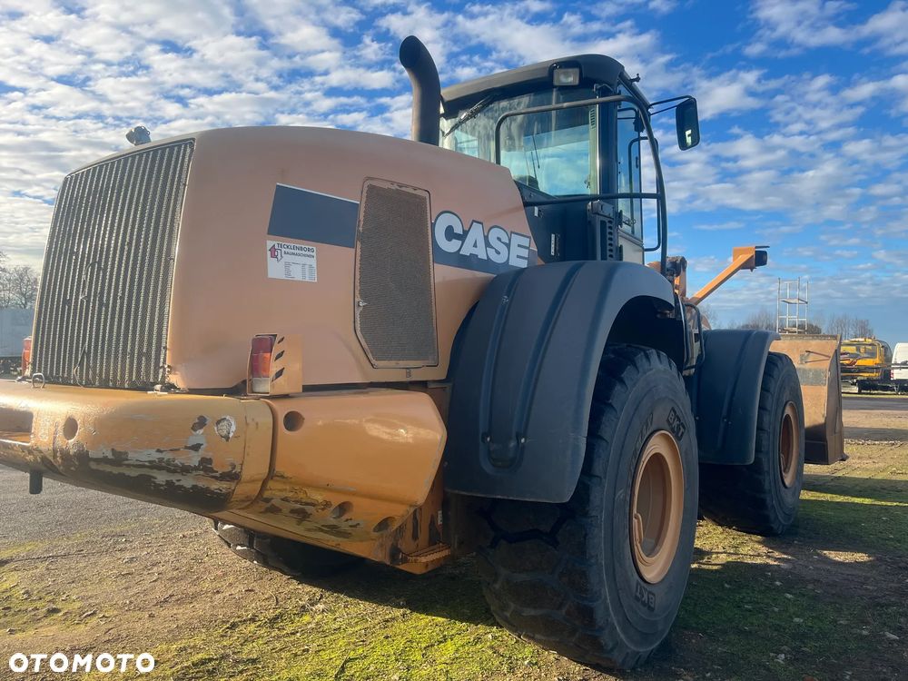 Case 921E - 7