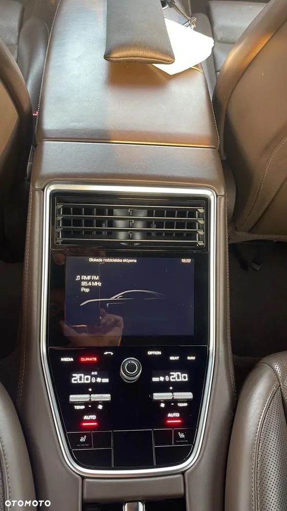 Porsche Panamera 4S Executive - 34