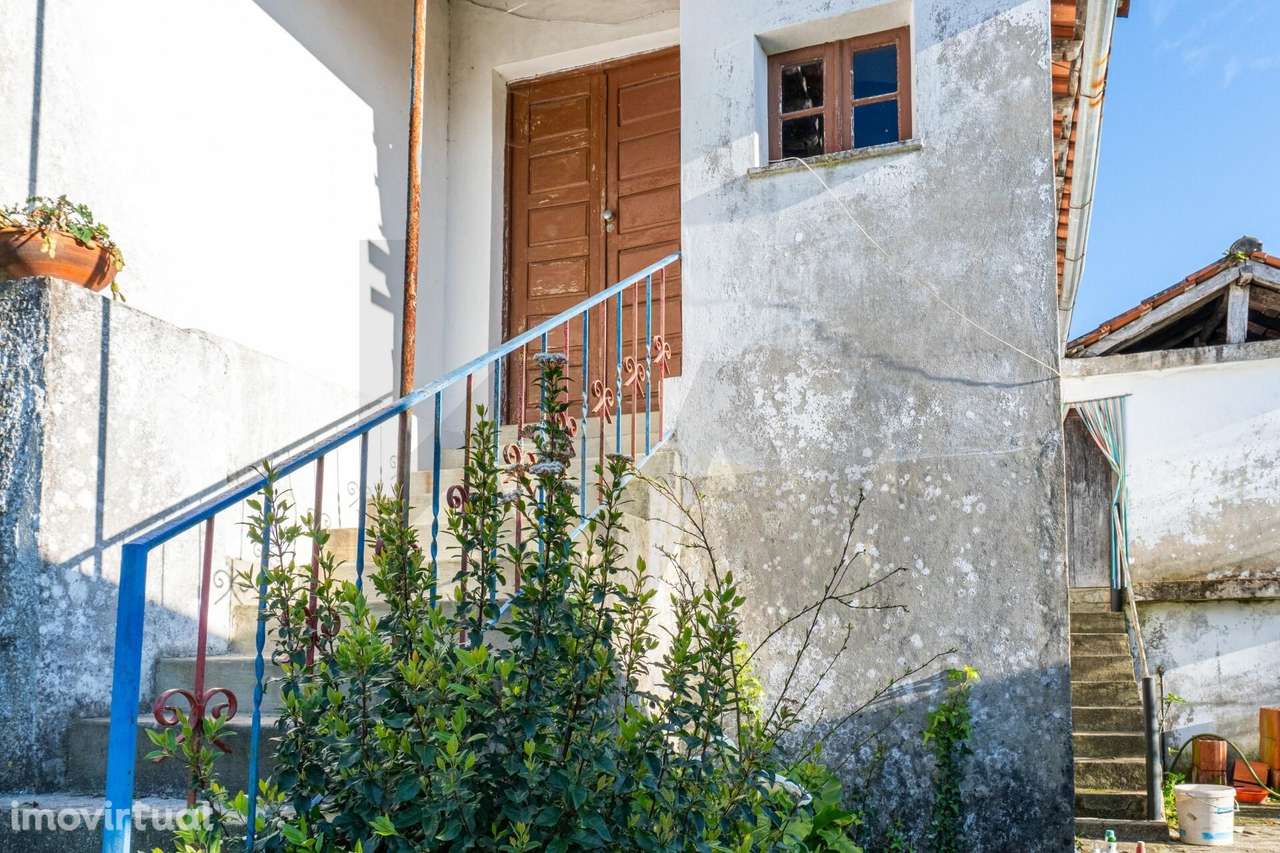 Moradia T3 em Duas Igrejas Vila Verde Braga com 2020m2 deTerreno - Grande imagem: 2/28