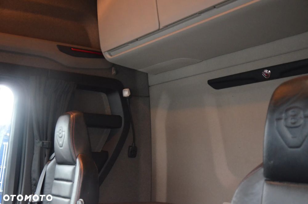 Scania R 580 / V8 / 4 PODUSZKI / KLIMA P. / NAVI /FULL LED / ACC / 7436 - 26