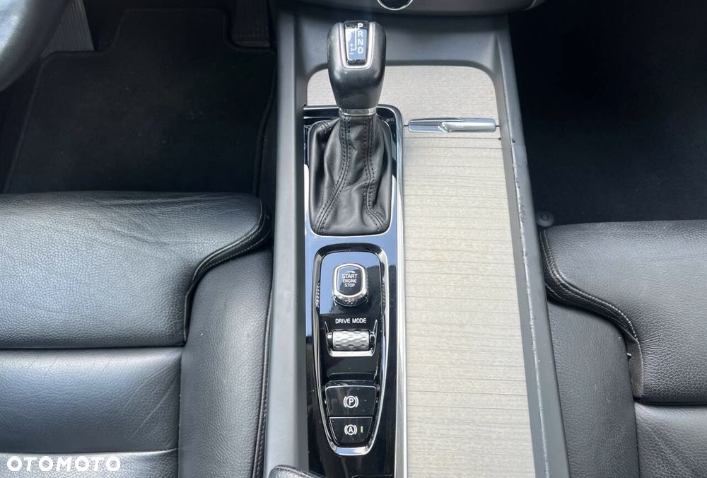 Volvo XC 60 - 25