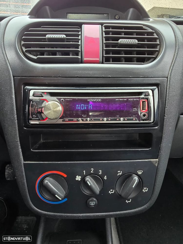 Opel Corsa 1.7 DTi 16V Confort - 28