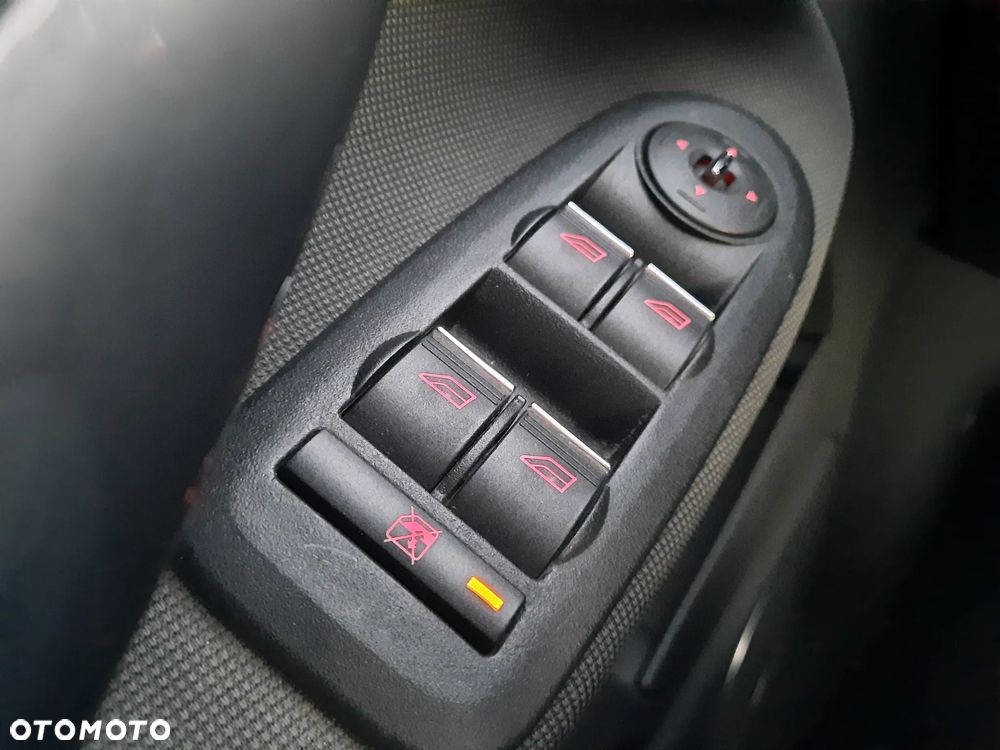 Ford Kuga 2.0 TDCi 4x4 Titanium - 25