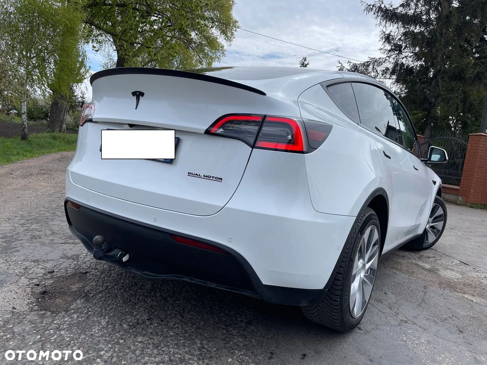 Tesla Model Y Long Range Dual Motor AWD - 2