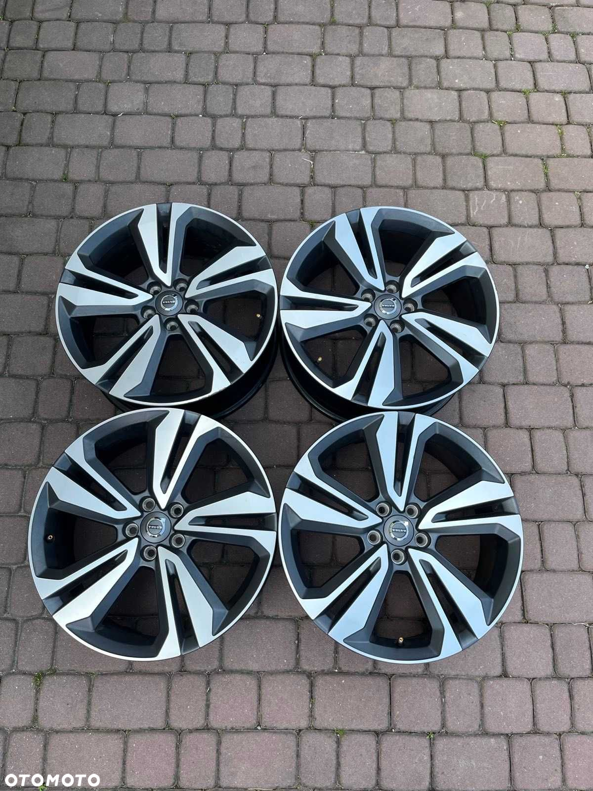 Oryginalne alufelgi Volvo 5x108 19 XC60 XC40 V60 V90 Bicolor R-Design - 4