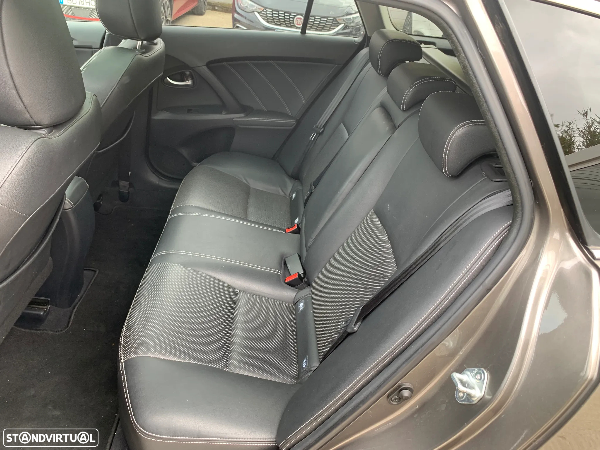 Toyota Avensis Touring Sports 2.0 D-4D Edition S+ - 29