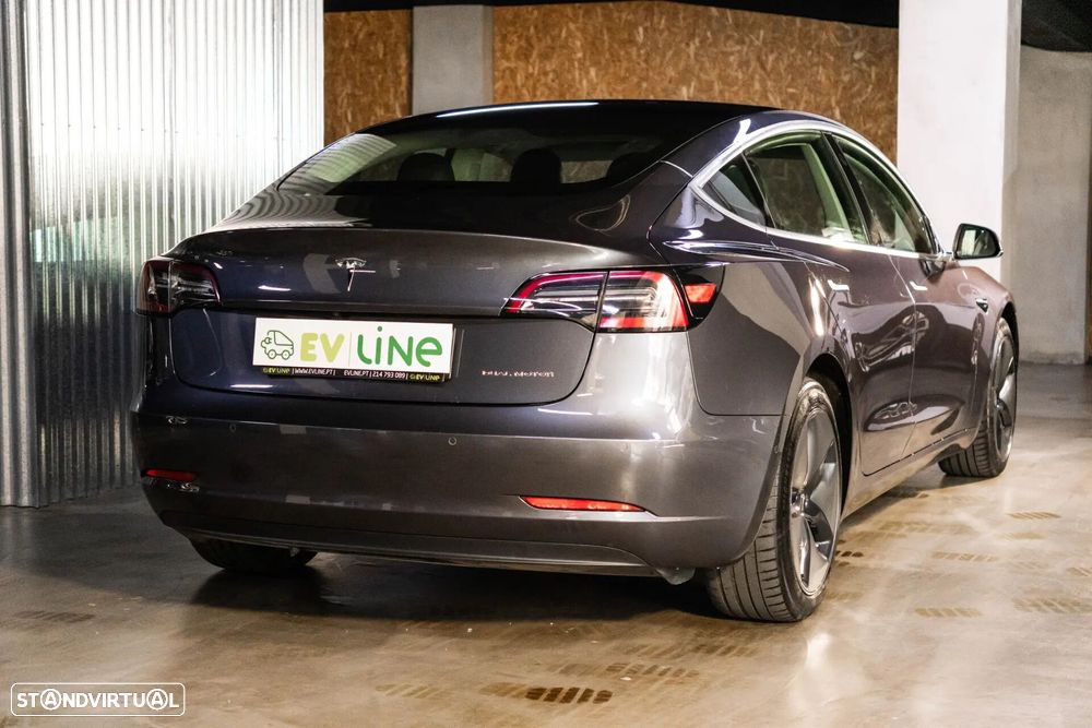 Tesla Model 3 - 11